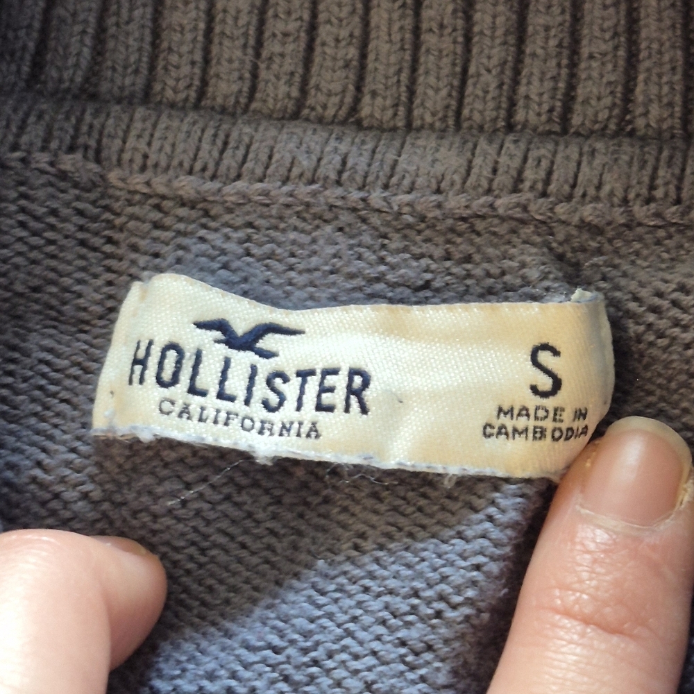 Groovy Patterned Buttoned Sweater - Picture 3 of 5